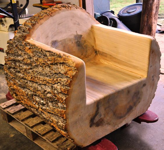 Ağaç Kütüğünden yapılmış dekoratif koltuk
