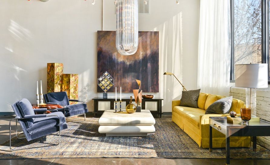 sarı kanepe ile etkileyici salon dekorasyonu